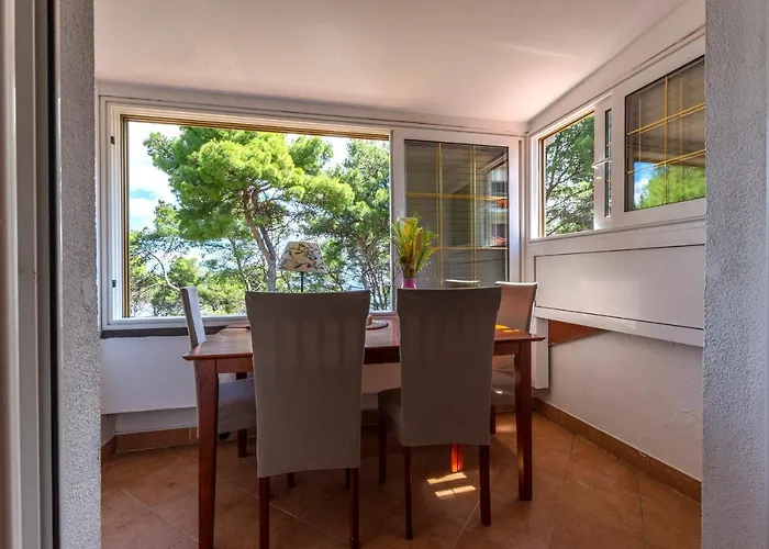 Janus Apartman *