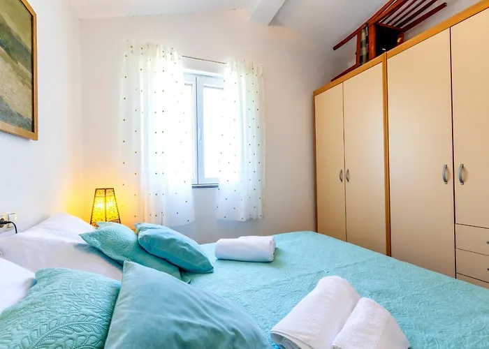 Janus Apartman *