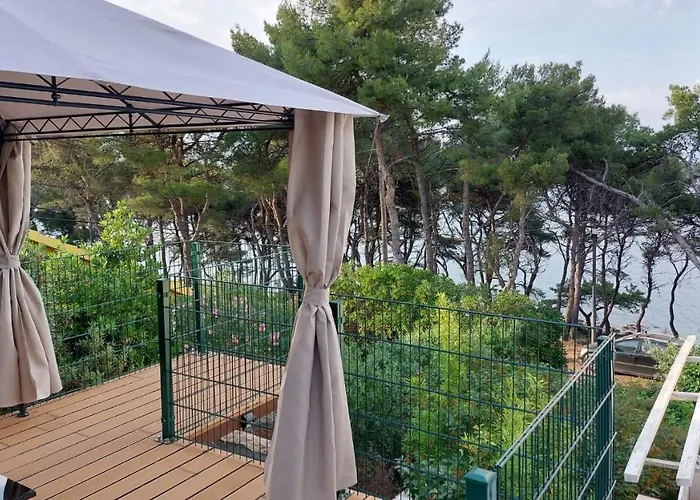 Janus Apartman *