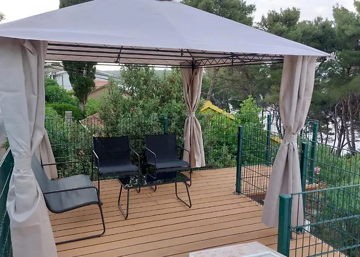 Apartman Janus Jelsa (Hvar)