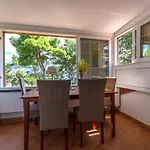 Janus Apartment *