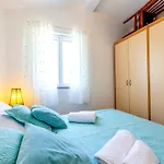 Janus Apartment *
